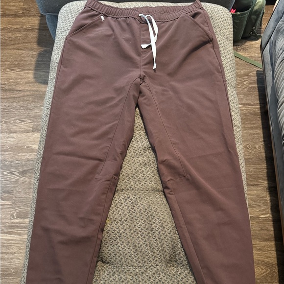 Men’s Figs Scrubs Jogger Pants Brown Size Large - Picture 2 of 4
